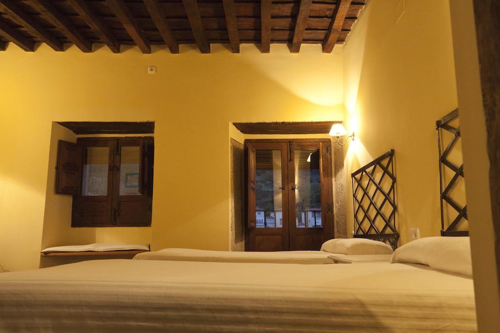 Casa Rural Con Encanto "Los Postigos" Banos De Montemayor Room photo