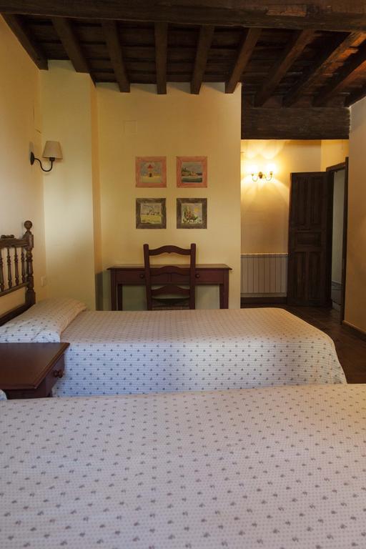 Casa Rural Con Encanto "Los Postigos" Banos De Montemayor Room photo